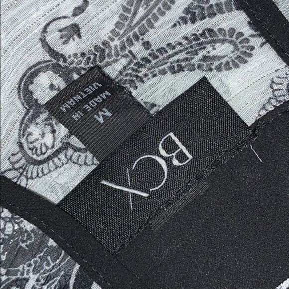 BCX size medium sheer print hi Lo top - Picture 2 of 8